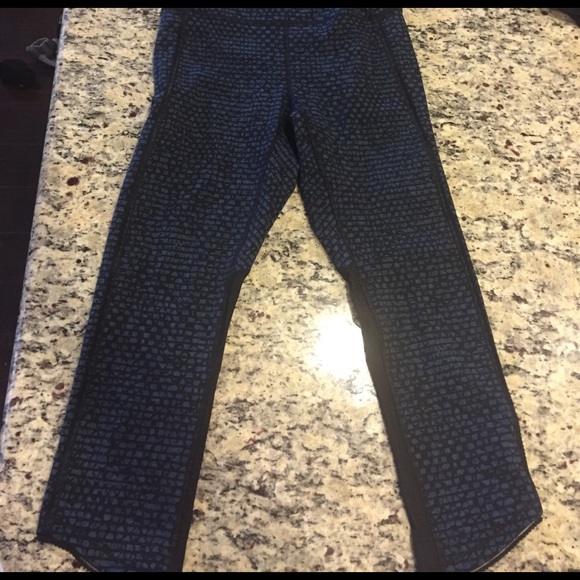 Lululemon deep breath crop - Picture 10 of 13